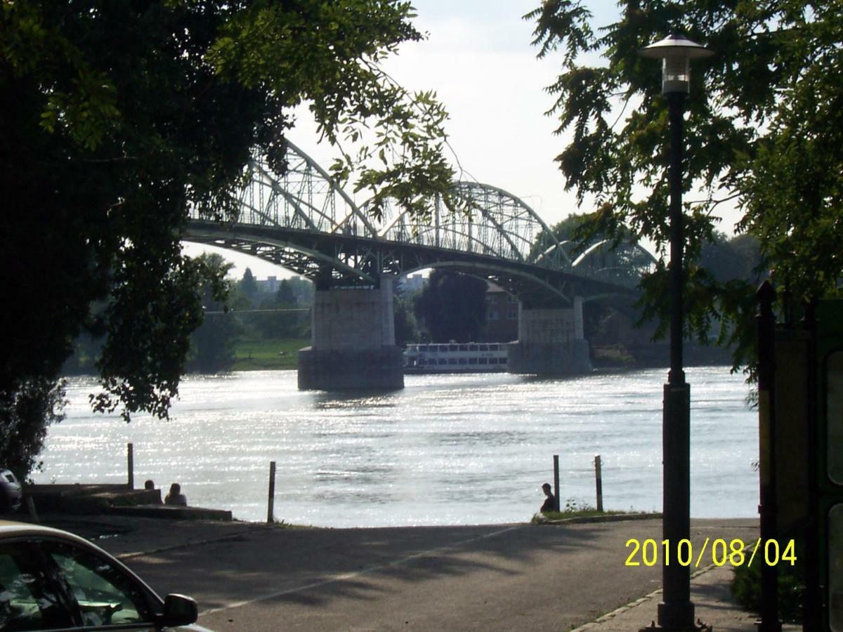 Ubytovanie Danube Sturovo Exterior photo